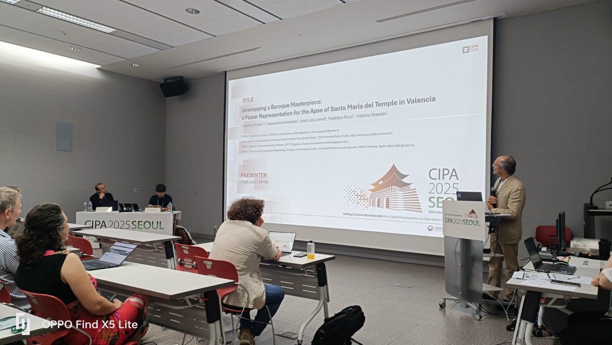My pleasure to have presented our latest developments integrating #LaserScanning &amp; #ReflectanceTransformationImaging through #VirtualRTImaging #CIPA2025Seoul developed by <a href="/GIFLE_UPV/">GIFLE UPV</a>. Unforgetable experiences also from colleagues participating <a href="/CIPAHeritageDOC/">CIPA Heritage Documentation</a> <a href="/GeomaticaUPV/">Geomática y Topografía UPV</a>