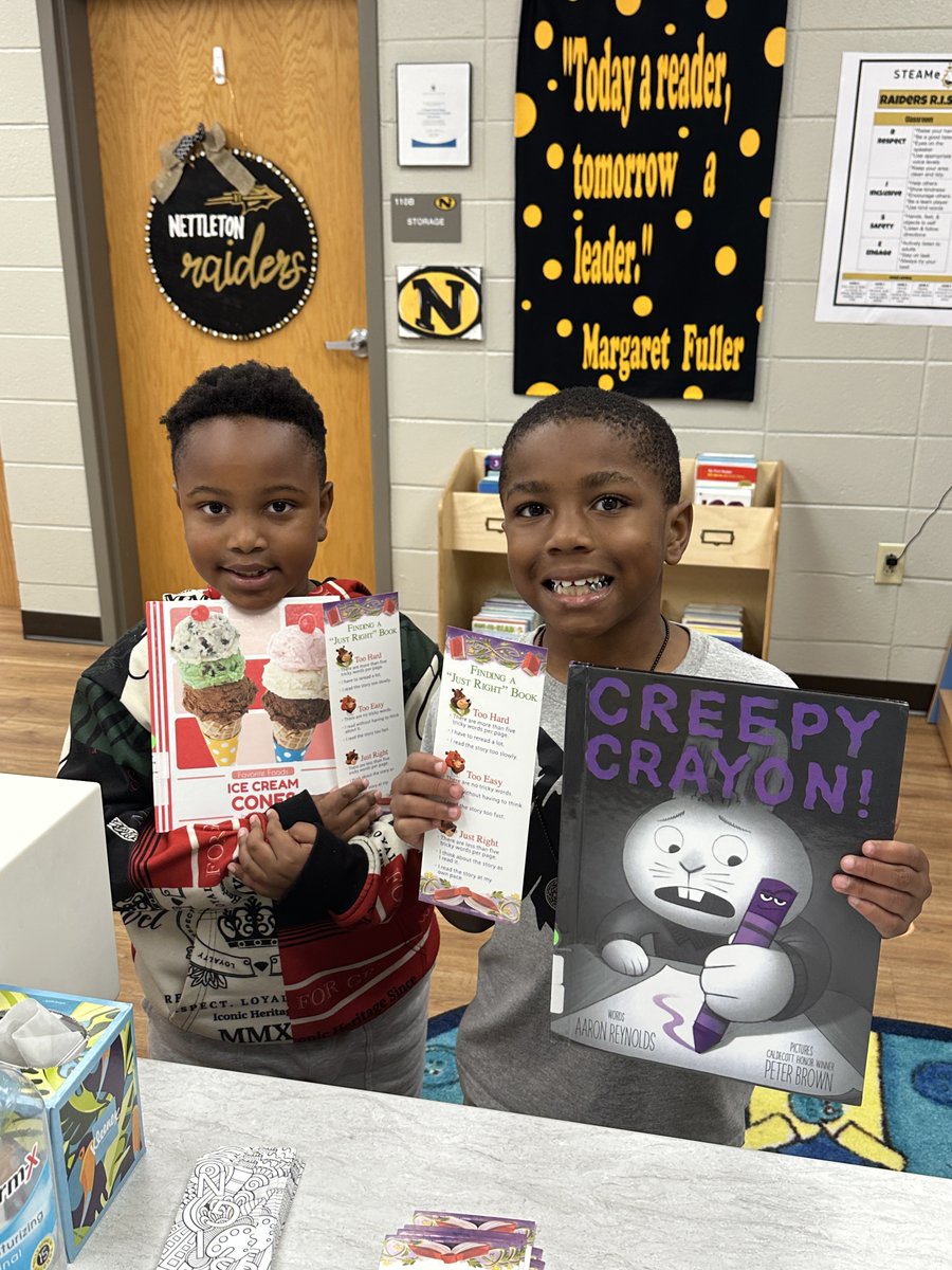 NettletonSTEAMe's tweet image. What&apos;s the best part of library class?? Checking out library books, of course!! This week students are learning all about how to pick the &quot;just right&quot; book. Mrs. Thornton&apos;s 2nd Grade students made some great choices!! 🖤💛
#STEAMe #SpecialClassSpotlight #JustRightBook