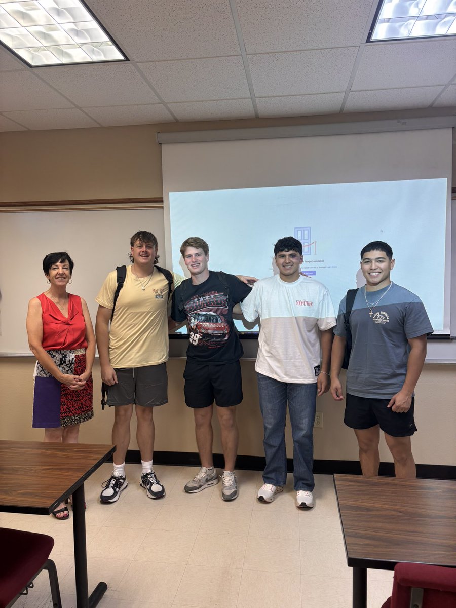 FIRST DAY of CLASS (FALL ‘25) - PIC w PROFS #FIGHTforSCHREINER #d3b #SCACbsb