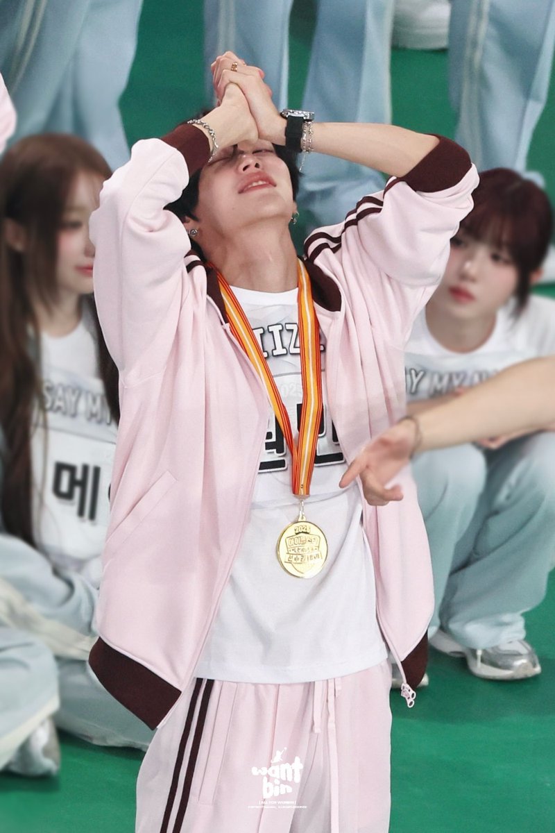 bjnmsng's tweet photo. 오늘 존좋분 https://t.co/hWbsODu535