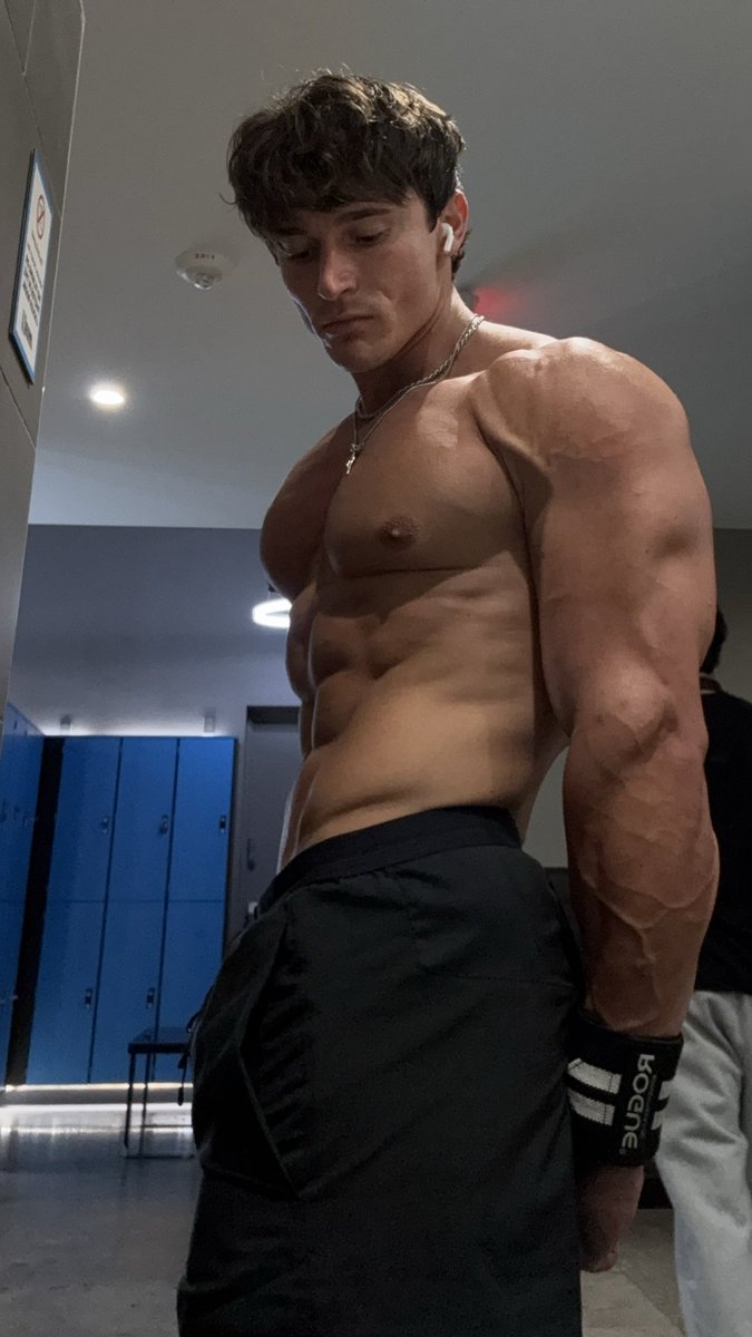 Start your week off right and send daddy $ 🤑 wrecking wallets all week 

#FinDom #Cashmaster #cashed #cashalpha #dom #sniff #serve #send #cashmaster #serveyourhsalpha #feet #malefeet #footfetish #cashmaster #findom #footworship #cashslave #paypig #humanatm #finsub