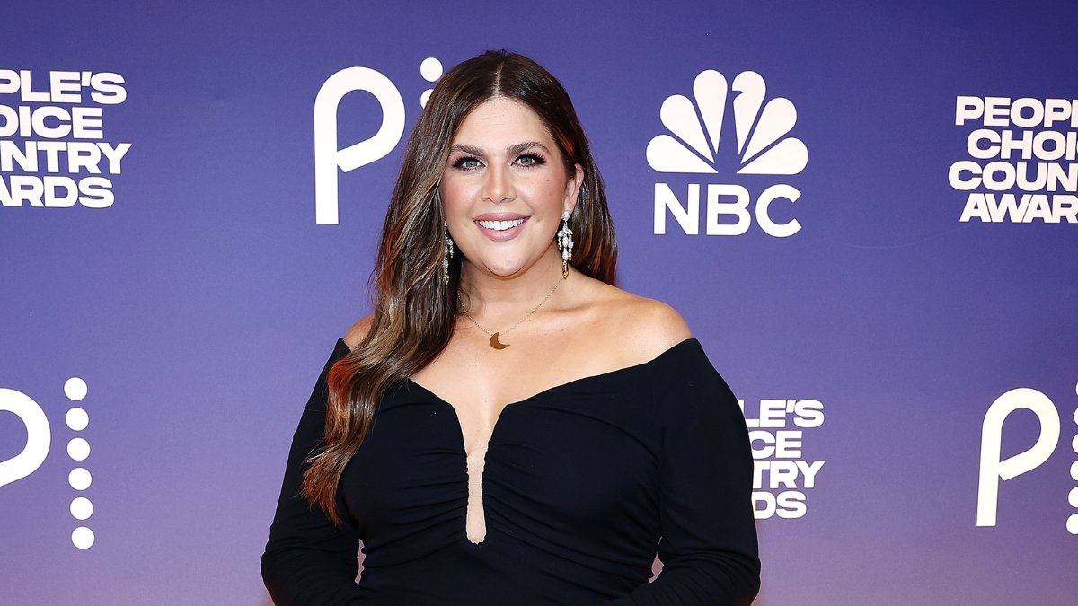 Lady A's Hillary Scott Says She Plans To Share Details About Baby No. 4's Name, Birth Story 'Soon' | B95 b95radio.iheart.com/content/2025-0…