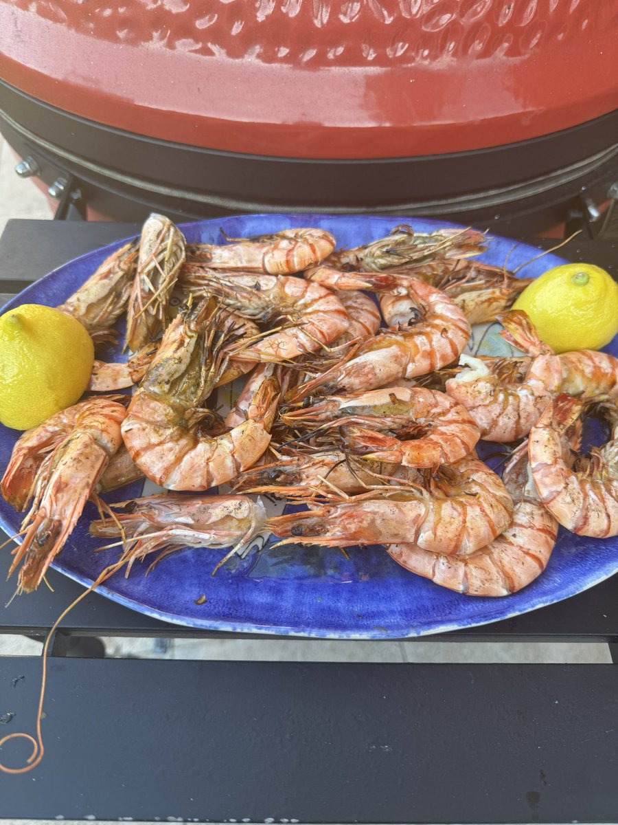 jb_simple's tweet image. BBQ prawns with Maldon sea salt, EVOO, lemon. 
Tandoori thick cut lamb cutlets
@MiamKitty