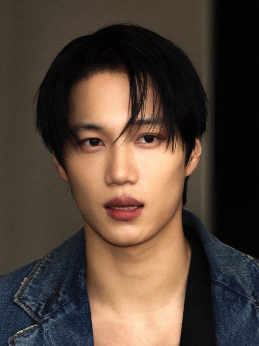 HE IS UNREAL. THIS MAN IS A DREAM.