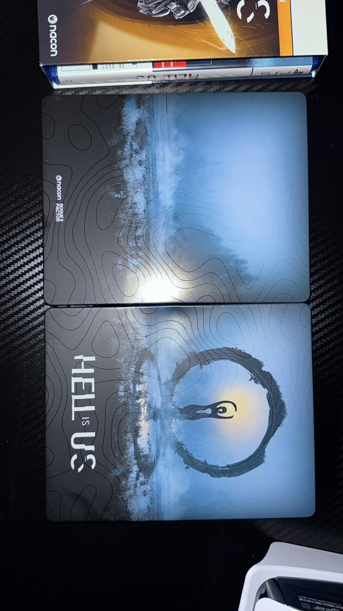 RegularHobo_'s tweet image. Wow thanks, got the game super early!! Shout out Nacon! This steel case is premium as hell to, from the art to the material of it very solid! @HellisUsGame @Nacon #HellisUs #Nacon #RogueFactor