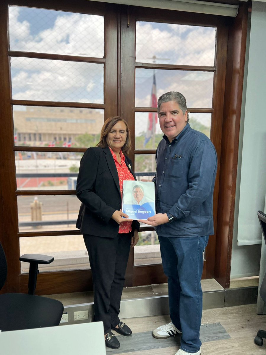 Cada acción cuenta. Cada gestión deja huellas.

Hoy entregamos la rendición de cuentas correspondiente al período 2024–2025, convencidos de que la política debe vivirse con responsabilidad y transparencia.

Gracias a quienes han sido parte de este camino. 

SEGUIMOS 🇩🇴🇩🇴