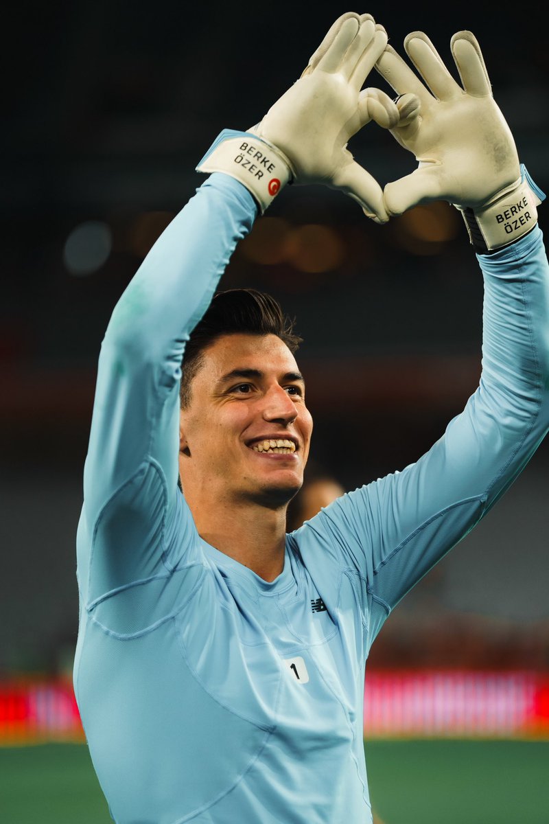 Evimizdeki ilk sınavda Berke Özer’den gol yemeden tamamlanan maç! ✅🧤

#LOSCASM