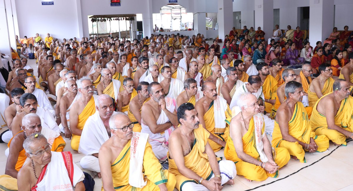 #ಸ್ವಭಾಷಾ_ಚಾತುರ್ಮಾಸ್ಯ - ದಿನ 47
ಮರೆತುಹೋದ ಮನೆಮಾತನ್ನು ಮರಳಿ ನೆನಪಿಸಿಕೊಡುವ ಮಹಾಪರ್ವ

*ಸರ್ವಸೇವೆ: ಶ್ರೀರಾಮಚಂದ್ರಾಪುರ ಮಠದ ವ್ಯಾಪ್ತಿಯ ಹವ್ಯಕ ಮಹಾಮಂಡಲದ ಸಮಸ್ತ ಗುರಿಕ್ಕಾರರು
*ಅಥರ್ವವೇದ ಸಂಹಿತಾಹವನ, ಚತುರ್ಥದಿನ

25-08-2025

#Swabhasha #Chaturmasya