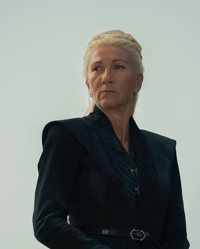 Eve Best Source tweet media