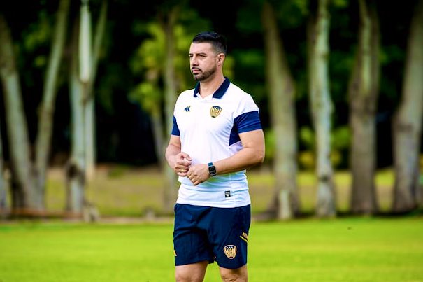 Daniel Rodríguez - Presidente de Luqueño en 730AM: "Ojalá que esa altísima fuente (Que confirma que Julio Cáceres es el principal candidato de Olimpia) no esté en un altísimo arasamata y después que no se caiga y se golpee fuerte".

"Lo sacaron por la ventana del baño del fondo a