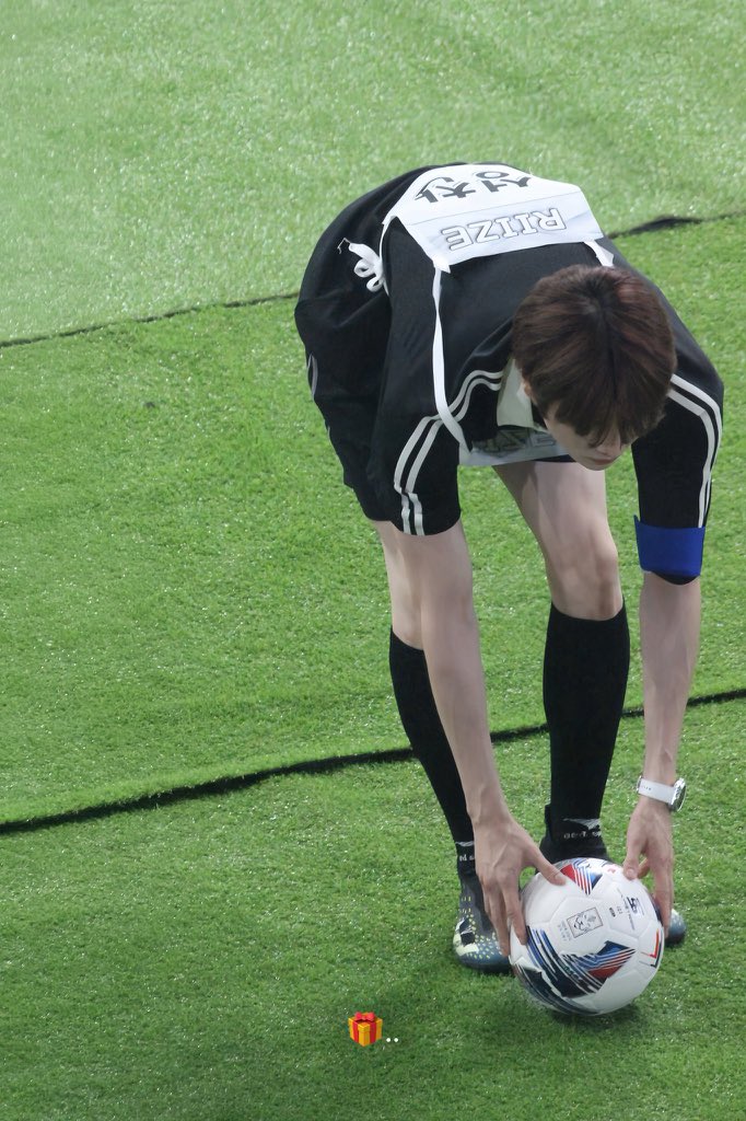 มันหล่อเหมือนหลุดมาจากอนิเมะเลยอะ