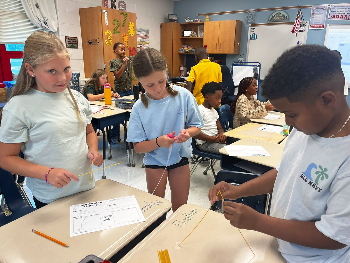 solleykerr's tweet photo. Happy first day of school with a stem challenge!  Soaring as we work together to learn more about each other ! https://t.co/4YpFUnbe0w