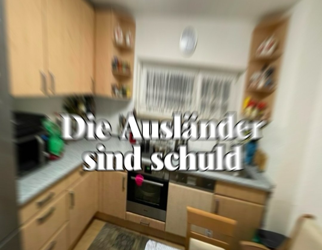 Herbert-Diederich, frisch vom Ost-Ostseeurlaub wieder daheim im abbezahlten Reihenhaus, startet in die Woche.