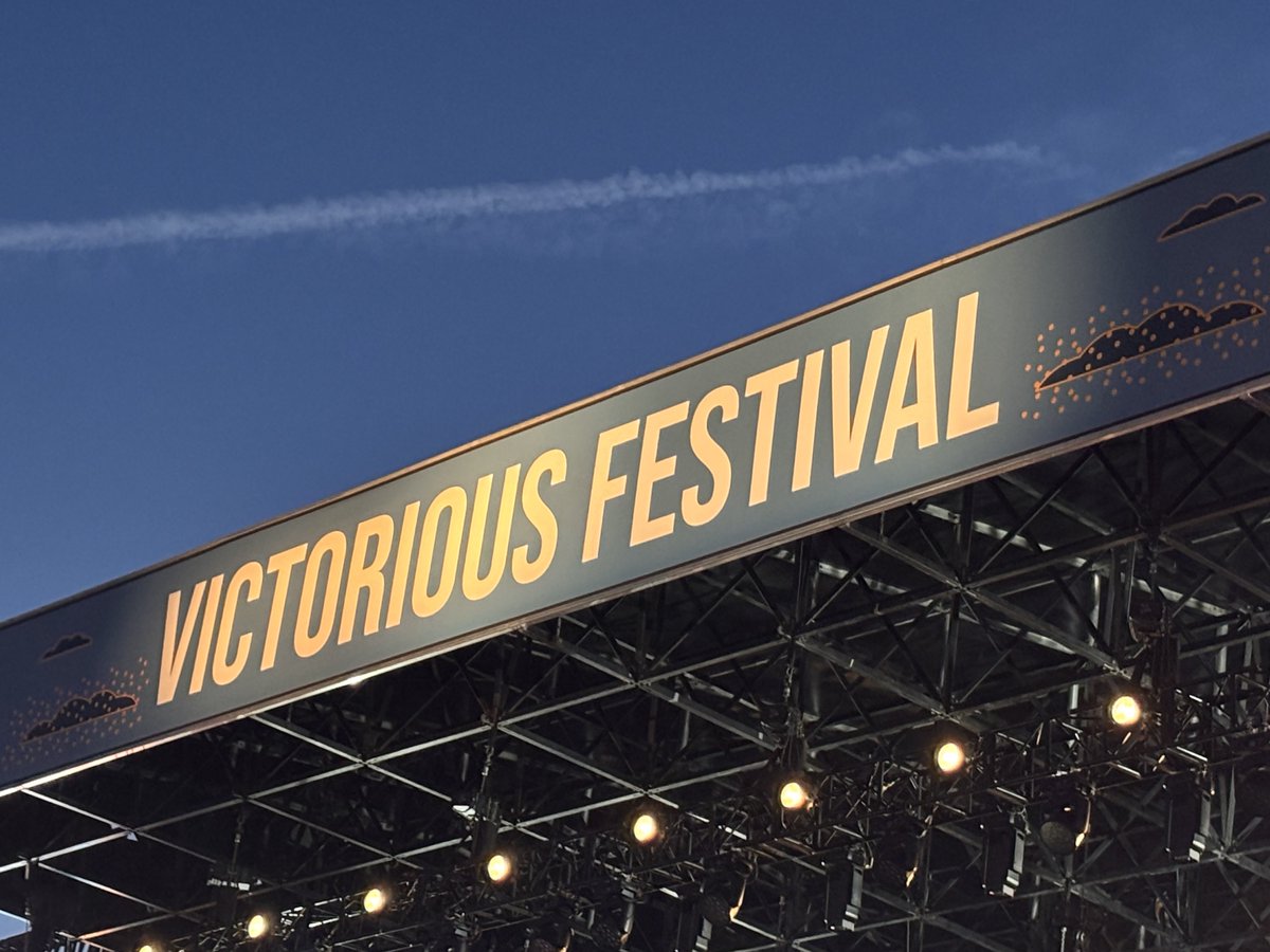 In the wake of this year’s #VictoriousFestival , I’m pondering  buying tickets for next year. I enjoyed the line up, but it did feel a bit over nostalgic at times, with many of the “bigger” acts being bands from my youth and pretty much still doing the same songs. It was lacking