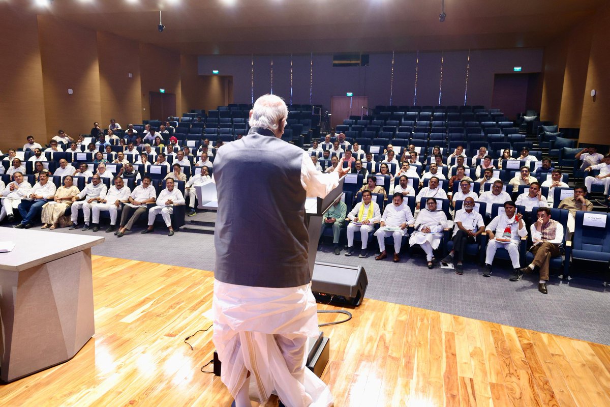 KaranMahara_INC's tweet photo. आज अखिल भारतीय कांग्रेस समिति द्वारा “संगठन सृजन अभियान” के तहत केंद्रीय कार्यालय इंदिरा भवन, नई दिल्ली में आयोजित महत्वपूर्ण बैठक में सहभागी रहा।

यह अभियान कांग्रेस संगठन को और मज़बूत बनाने तथा हर कार्यकर्ता तक पहुँच सुनिश्चित करने की दिशा में एक ऐतिहासिक कदम है।

📍 इंदिरा भवन, नई दिल्ली
#संगठन_सृजन_अभियान #IndianNationalCongress