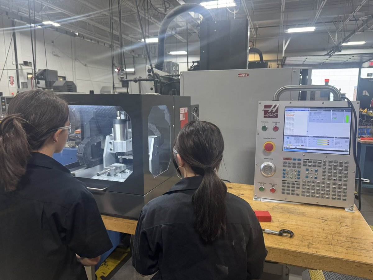 MaraBanfield's tweet photo. Advanced Manufacturing is headed to the Canfield Fair! 🚨
Alexis Bares & Nancy Rose Steele will demo the Haas CNC Mill + MasterCam programming this Sat, Aug 30 | 2–6 PM. Come see tech & machining in action! ⚙️🎡
#MCCTC #ValleySTEM #CanfieldFair @MCCTC @CanfieldFair https://t.co/EHJIeuqE1A