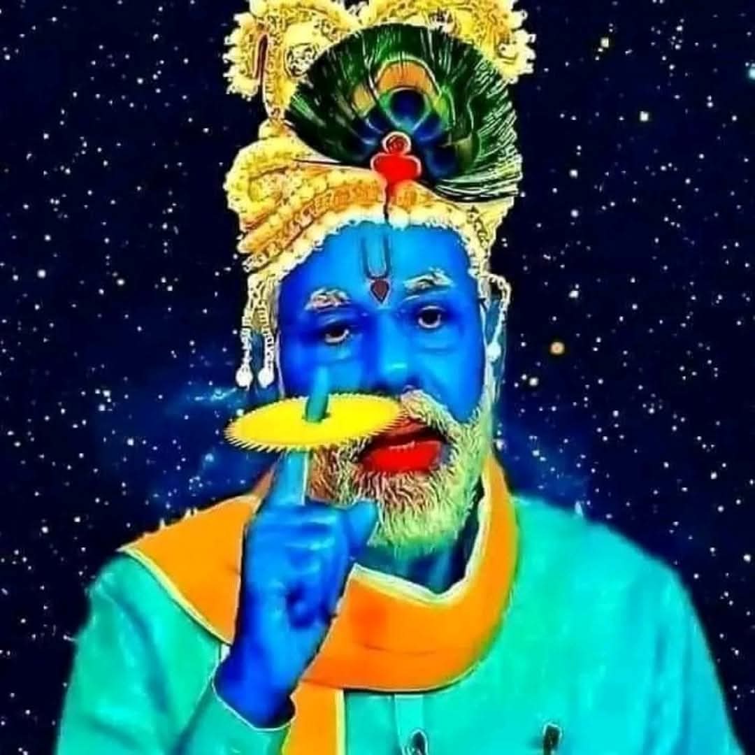 डिग्री जो देखन मैं चला..

भक्तजनों। डिग्री की महिमा अपरंपार है। सृष्टि के निर्माण से आज तक रचयिता ने लाखों करोड़ों जीव, जंतुओं और वस्तुओं की रचना की। इसमे कुछ मूर्त है, और कुछ अमूर्त..

मूर्त वह, जो आप देख, छू और महसूस कर सकते है। वह दृश्यमान है, गंदा है, आम है, निकृष्ट है।

जो