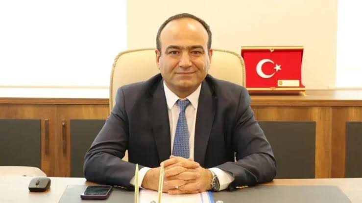 Şanlıurfa Sağlık il Müdürü Erhan Berk;

Malatya'dan ismi Skandallara ve Vurgunlara karışmış kaç tane Personelini Urfa'ya Getirdin!!! 

Kardeşin Üzerinden İhale Vermeye devam edecekmisin!!! 

Kimlerin Torpiliyle  Alımları Yapıyorsun !!!! 

Son verdiklerin İhaleyi hangi yandaşlara