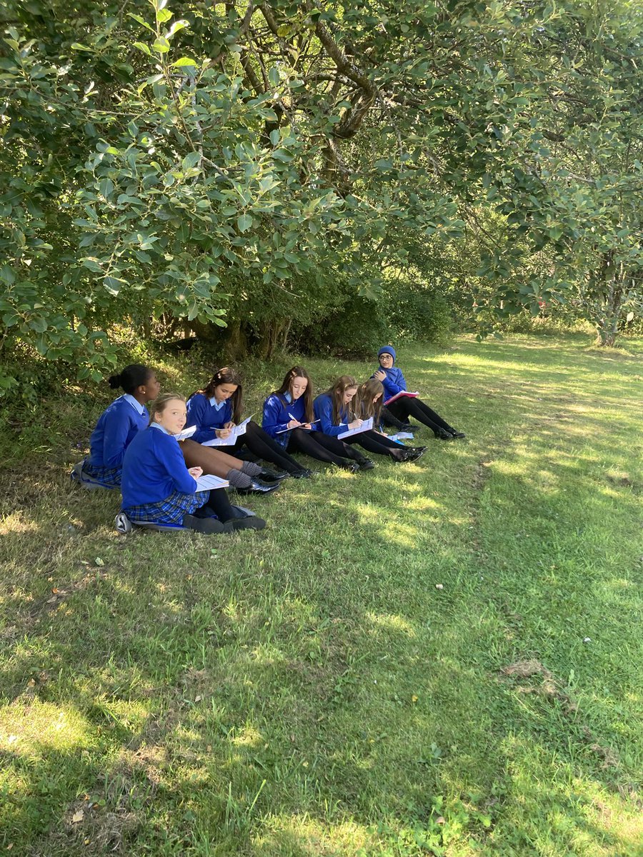 EnglishFernhill's tweet photo. S2 English took to the great outdoors today, working on vocabulary activities which will aid our novel study ☀️ 📚 🤩 

@FernhillSchool https://t.co/kyZOMgMDgs