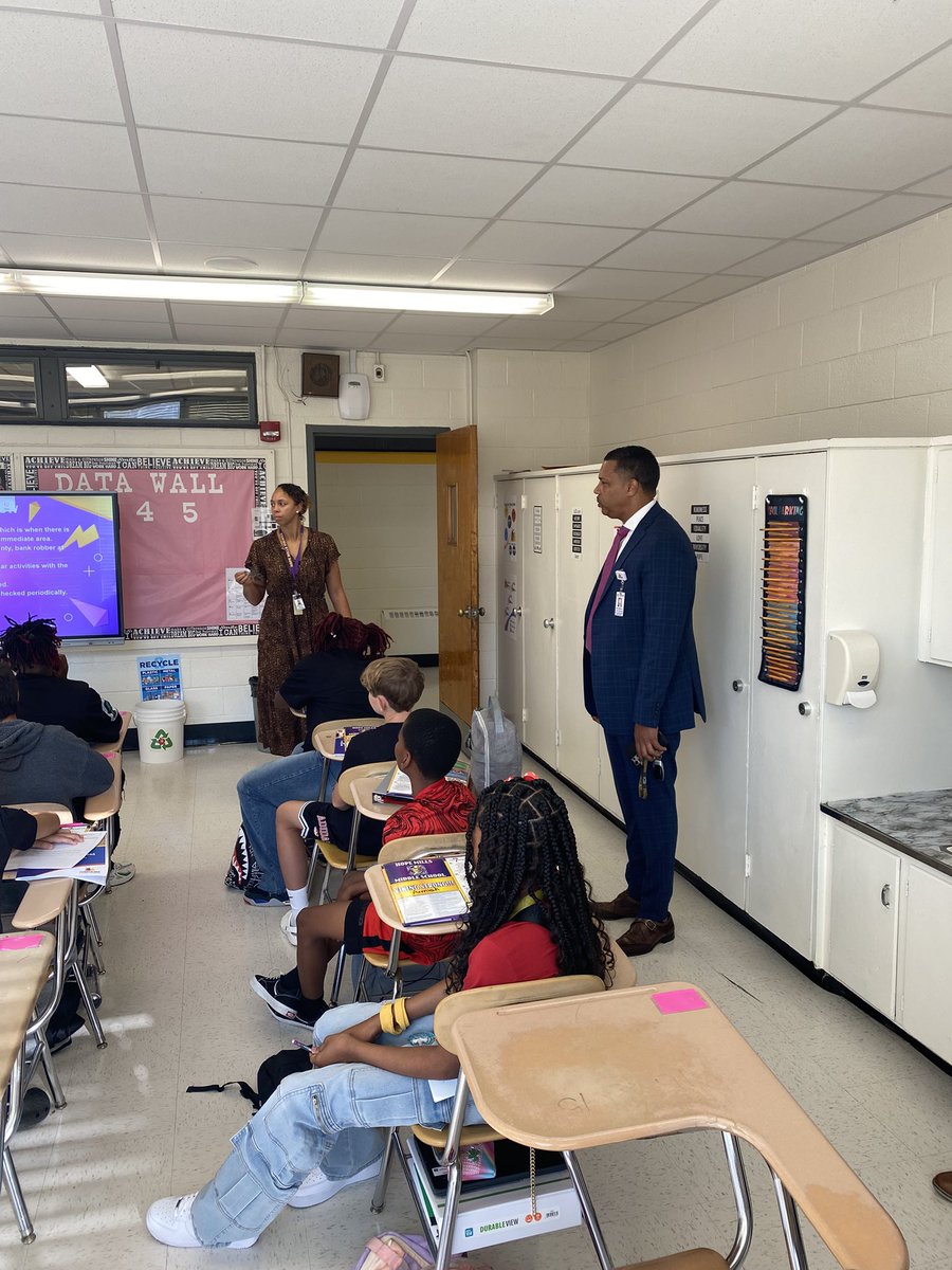 The #1 Area Supt., Donell Underdue, brought greetings to the Vikings at Hope Mills Middle this morning. #anchoredinexcellence
<a href="/CumberlandCoSch/">Cumberland County Schools</a> <a href="/UnderdueDonell/">Donell Underdue, Jr.</a> 
<a href="/HMMSVikingPride/">Hope Mills Middle</a> 
<a href="/ccssecondaryed/">Jane Fields, Ed.D.</a>