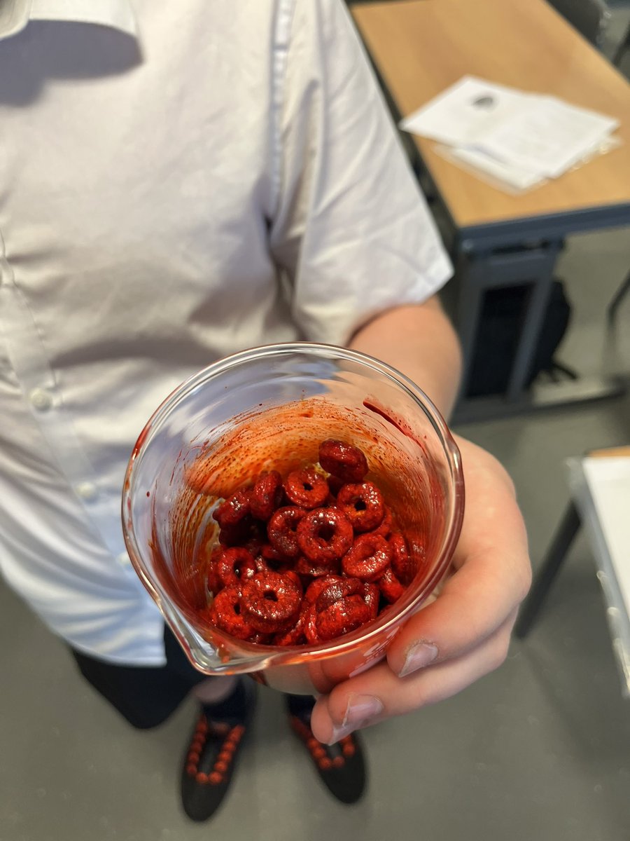 HermiAcadSci's tweet image. The Lv5 NPA scientists are onto Outcome 3, looking at body systems. Our first lesson focussed on the composition of blood so we made our own!🩸 #UNCRCArticle29