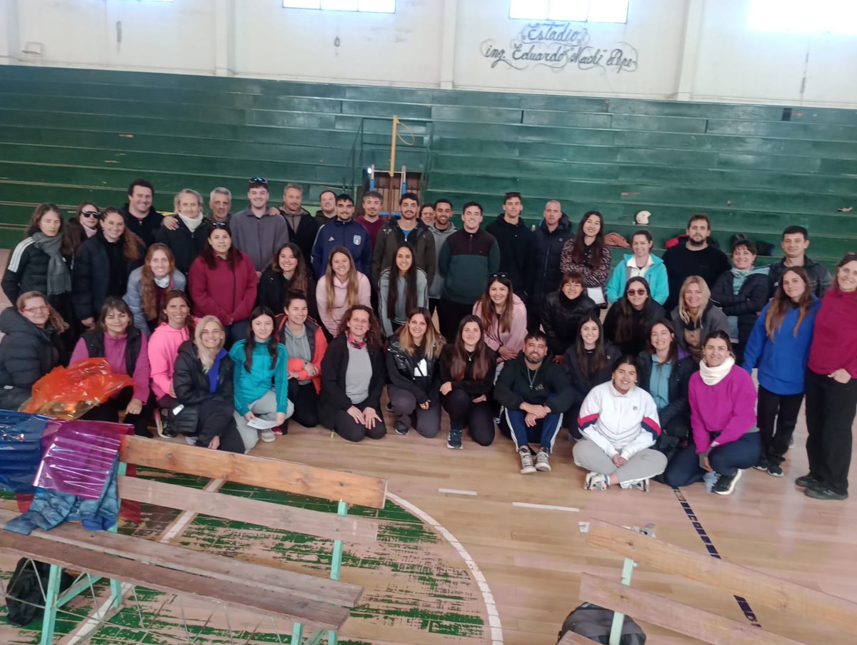 Leo Troncoso (@leot14) on Twitter photo ➡️En📍#Baradero, se realizó la Asistencia Técnica sobre Prácticas Corporales en el Ambiente.
👉🏻La capacitación permanente permite profundizar saberes y ofrecer mejores propuestas educativas.
➡️ En PBA💙 la Educación es prioridad.
<a href="/Kicillofok/">Axel Kicillof</a> <a href="/AlbertoSileoni/">Alberto Sileoni</a> <a href="/pablourquizaok/">Pablo Urquiza</a> ➡️En📍#Baradero, se realizó la Asistencia Técnica sobre Prácticas Corporales en el Ambiente.
👉🏻La capacitación permanente permite profundizar saberes y ofrecer mejores propuestas educativas.
➡️ En PBA💙 la Educación es prioridad.
<a href="/Kicillofok/">Axel Kicillof</a> <a href="/AlbertoSileoni/">Alberto Sileoni</a> <a href="/pablourquizaok/">Pablo Urquiza</a>