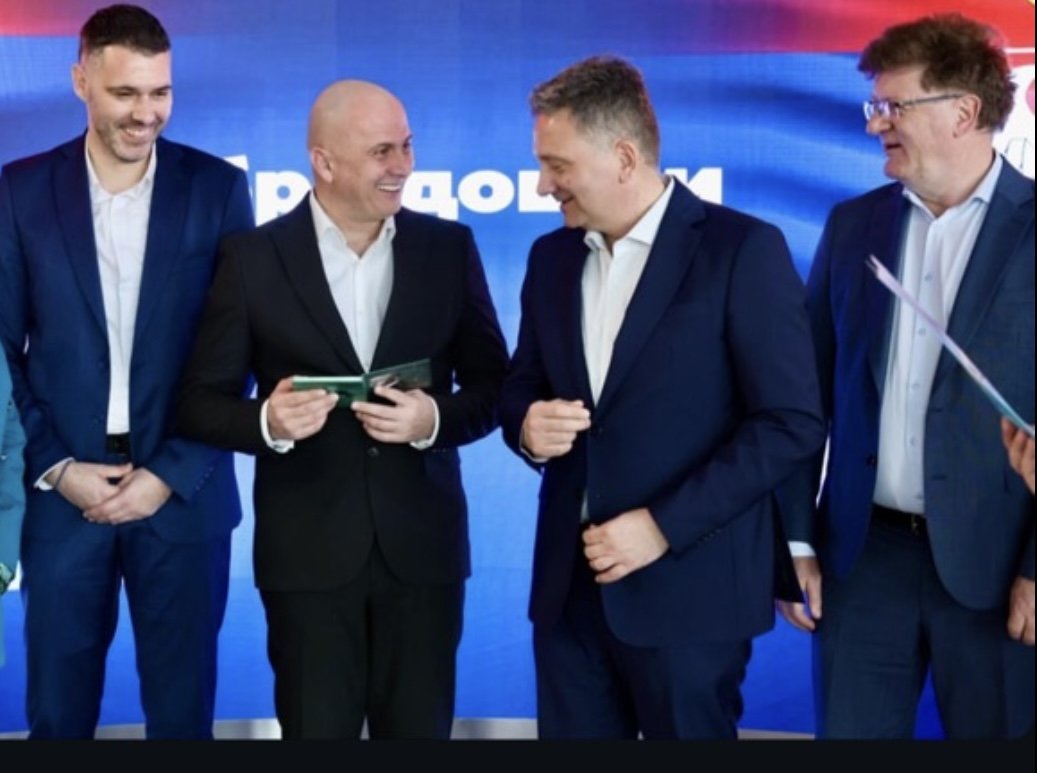 Споразум о разумевању Канцеларије за ИТ и електонску Управу Владе Републике Србије и Агенције за информационо - комуникационе технологије Републике Српске, потписан је у Државном дата центру у Крагујевцу. То је плод јачања и унапређивања институционалне сарадње између две државе.