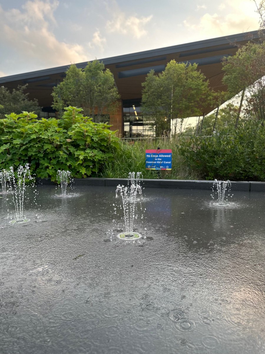 As of 12:30 p.m. on Monday, August 25, the Water Rill at Promenade Park will be temporarily closed for maintenance. We’re working to have it back up and running by Wednesday and appreciate your patience in the meantime.
Signs will be posted on-site. Thanks for understanding!