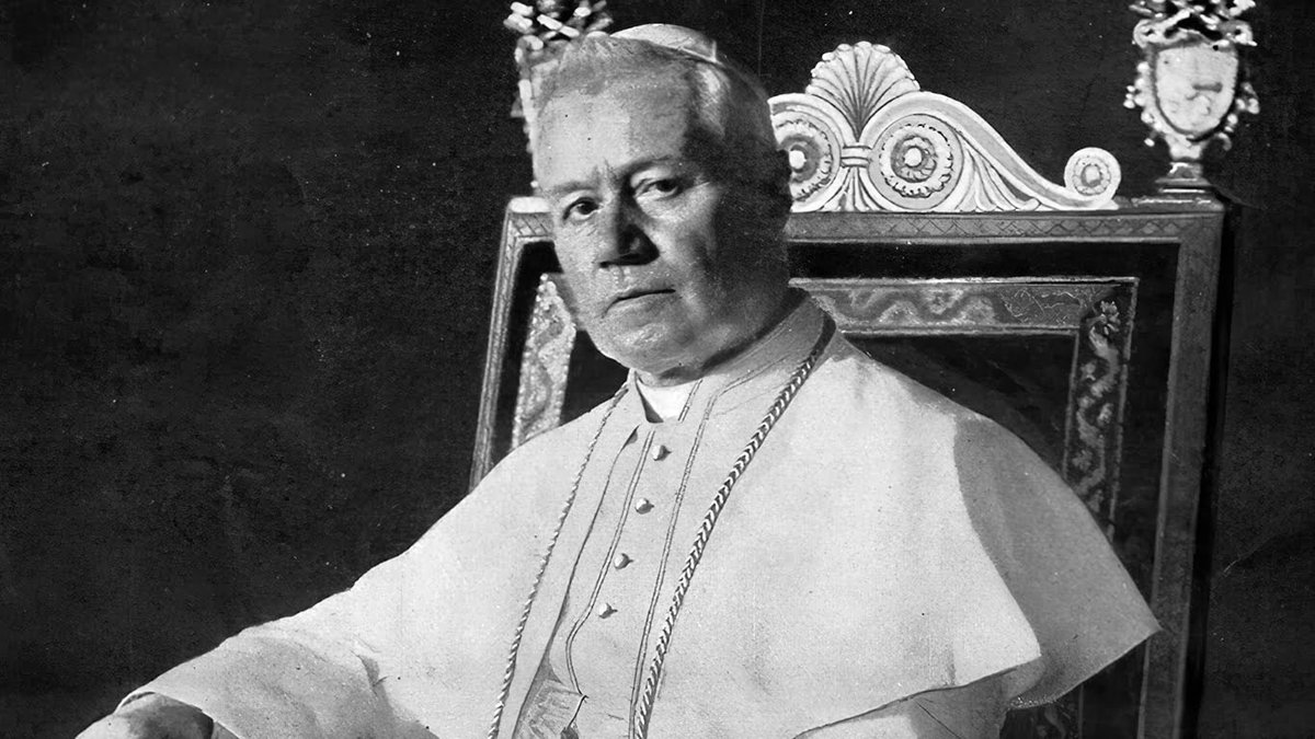 Nic się zatem nie powinno znajdować w świątyni, co by przeszkadzało, lub choćby tylko zmniejszało pobożność i skupienie ducha wiernych, nic, co by stanowiło słuszną przyczynę niesmaku lub zgorszenia, a nade wszystko nic co by wprost obrażało powagę i świętość 

Św. Pius X