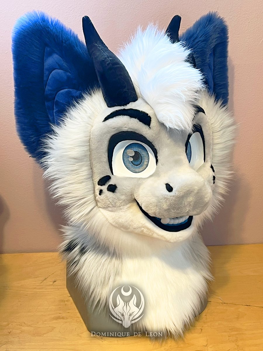 Completed commission for Hurrican! 

Commissions and quotes are closed.

Find all available premade suits on my website 
deleonfursuits.com/shop