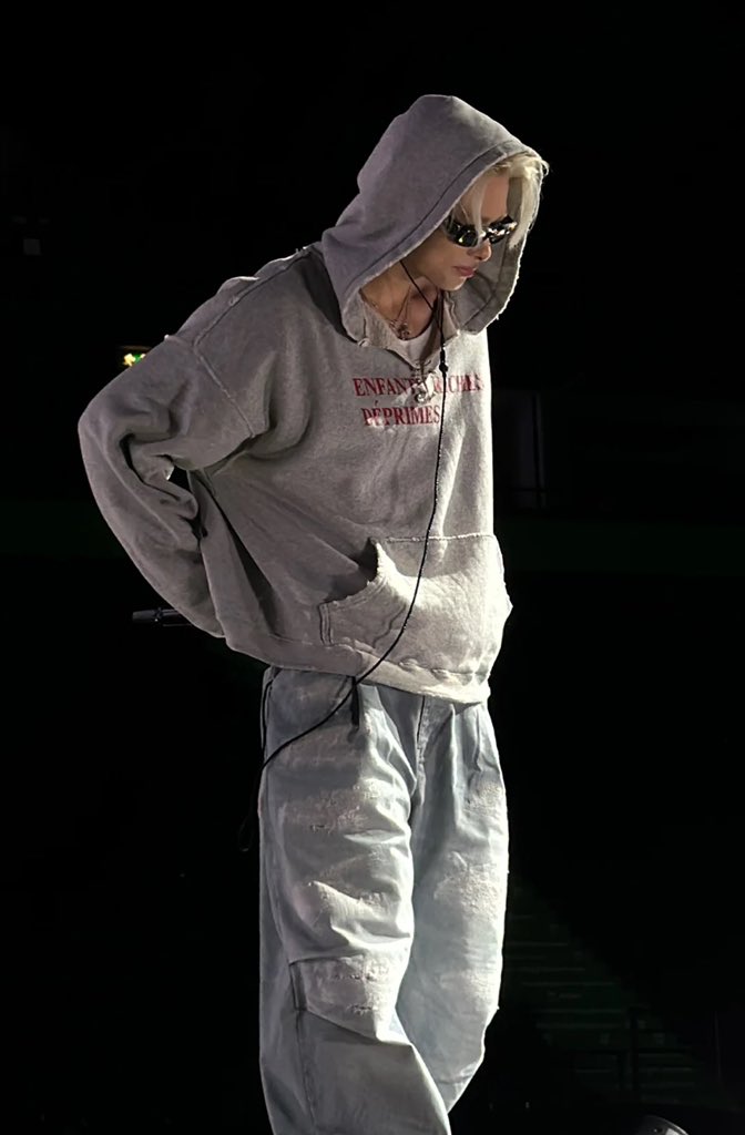 THIS PIC OF NI-KI OMG