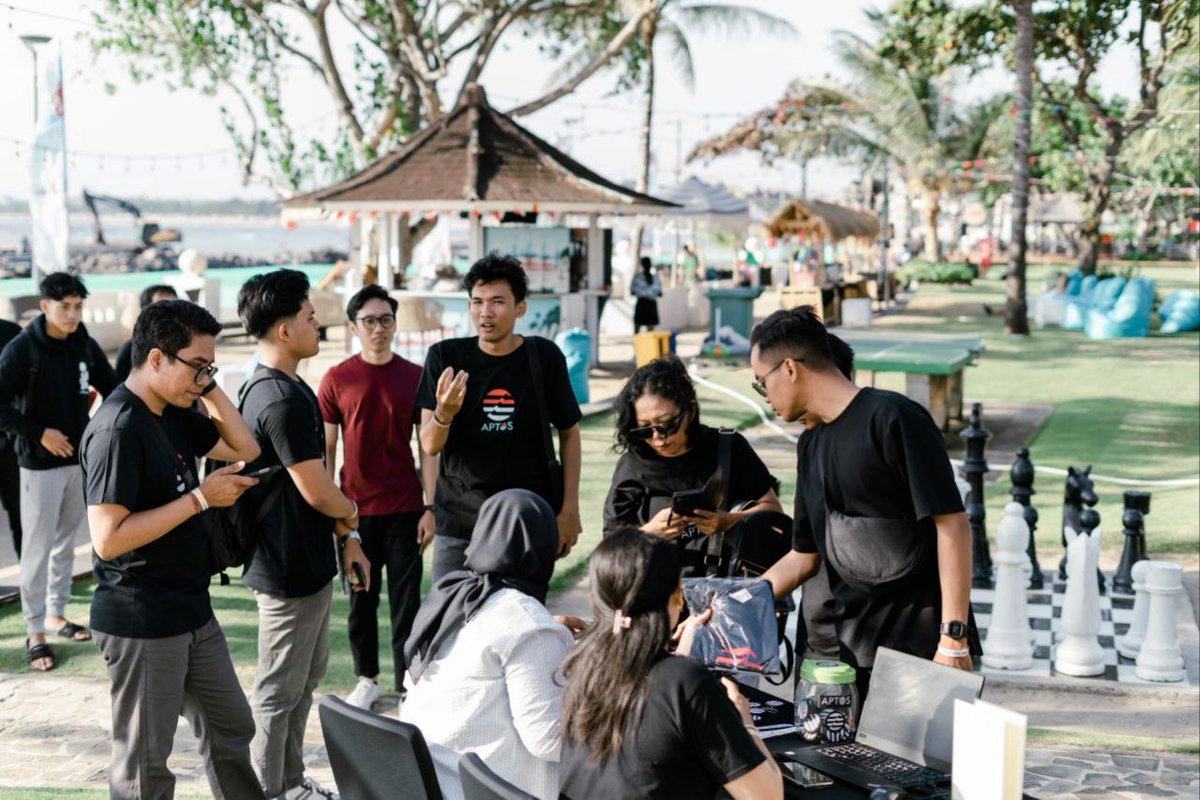 Hyperion (@hyperion_xyz) on Twitter photo What a week. The Hyperion team has been on the road, connecting with our community across Asia 🌍
First, we were in Seoul for the Unchained with B² Network meetup <a href="/BSquaredNetwork/">B² Network | Scaling Bitcoin</a>, exploring the future of AI, PayFi, and Bitcoin. It was incredible to engage with builders and What a week. The Hyperion team has been on the road, connecting with our community across Asia 🌍
First, we were in Seoul for the Unchained with B² Network meetup <a href="/BSquaredNetwork/">B² Network | Scaling Bitcoin</a>, exploring the future of AI, PayFi, and Bitcoin. It was incredible to engage with builders and