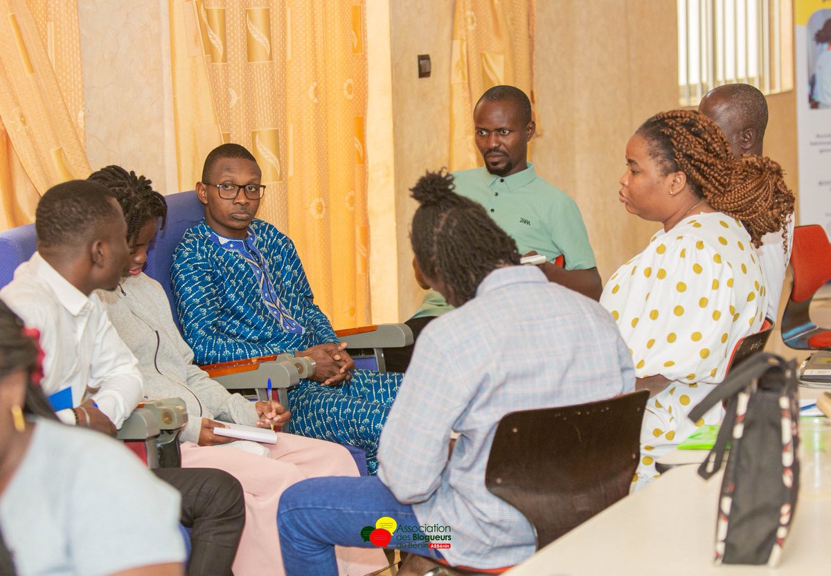 Au bootcamp de l’<a href="/ab_benin/">Blogueurs du Bénin</a> sur le gouvernement ouvert, une évidence s’impose, les blogueurs ont un rôle crucial à jouer :

👉🏽 Surveiller et défendre l’espace civique ;
👉🏽 Plaider pour une loi de protection des lanceurs d’alerte.

Parce qu’une société plus juste naît lorsque ceux