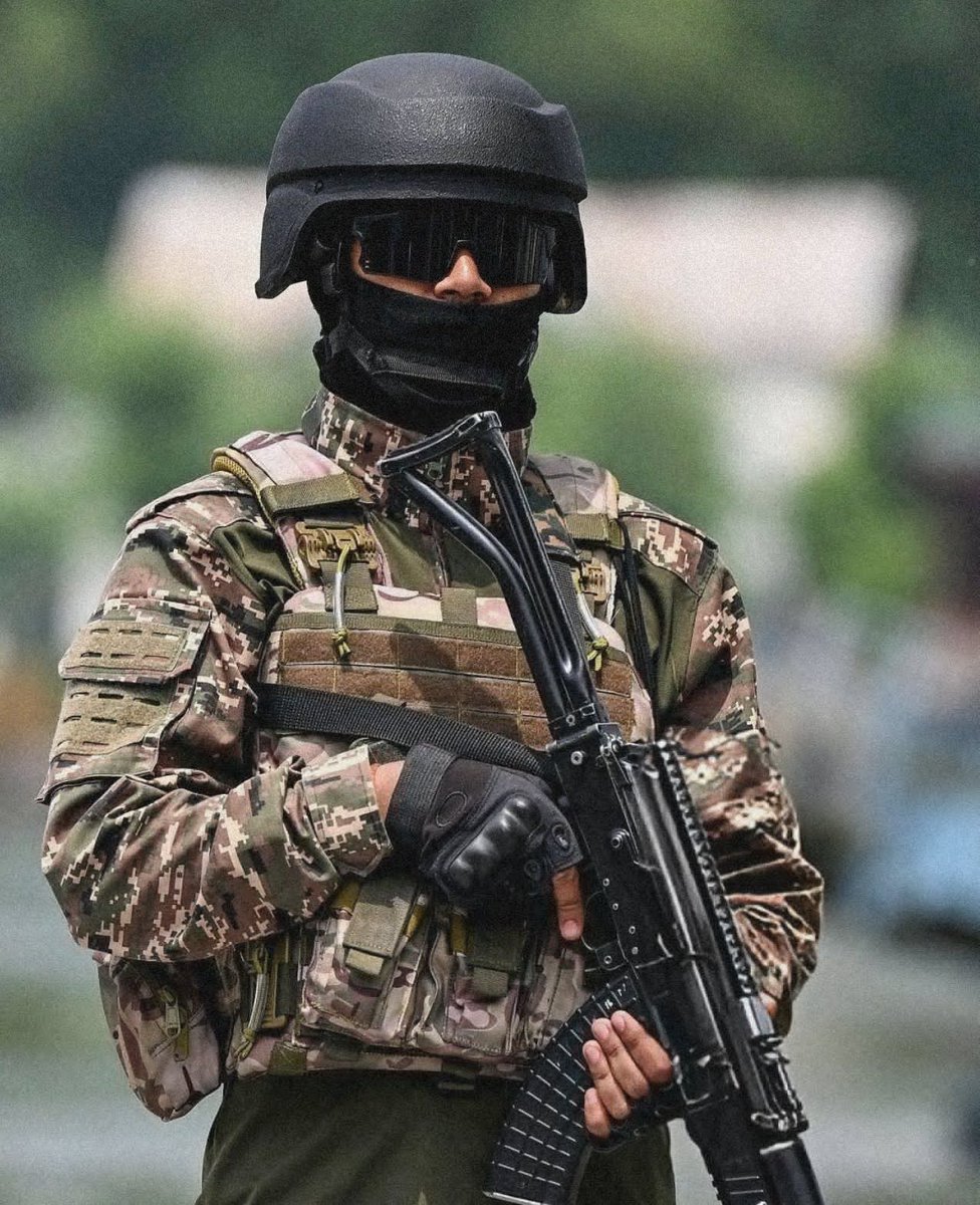Alvira__02's tweet photo. They don't ask for applause, only peace — and they've earned both. #CRPF, India salutes you. 🫡❤️🇮🇳
#37YearsOfSalmanKhan #BiggBoss19 #ViksitBharatViksitGujarat #FadnavisOnModi Kim Jong Un The Supreme Cour MS-13 Petra Sachin Tendulkar #Dream11 Judiciary #AmitShah Silence https://t.co/1qk7zp379W