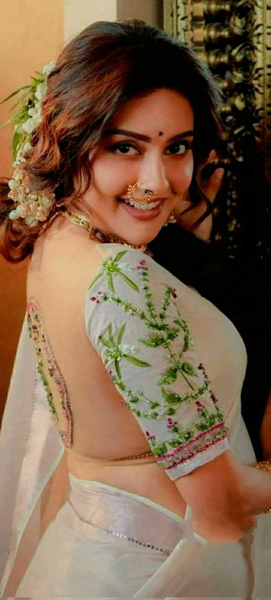 Pooja Tiwari (@poojati86898528) on Twitter photo रोशनी के लिए दिया जलता है,
शमा के लिए परवाना जलता है,
💕🌿
चाहत ना मिले तो दिल जलता है,
रिश्ता मगर हमसे हो तो कमबख्त...
ज़माना जलता है..!
💕🌿
अपना और अपने प्रियजनों का ख्याल रखें 💐
शुभ रात्री ❣️
#पूजा 🫰🥀
#हर_घर_खुशहाली
<a href="/Jayshri_Sh2709/">Jayshree Shah</a>
#हरियाली_तीज_की_अग्रिम_शुभकामनायें रोशनी के लिए दिया जलता है,
शमा के लिए परवाना जलता है,
💕🌿
चाहत ना मिले तो दिल जलता है,
रिश्ता मगर हमसे हो तो कमबख्त...
ज़माना जलता है..!
💕🌿
अपना और अपने प्रियजनों का ख्याल रखें 💐
शुभ रात्री ❣️
#पूजा 🫰🥀
#हर_घर_खुशहाली
<a href="/Jayshri_Sh2709/">Jayshree Shah</a>
#हरियाली_तीज_की_अग्रिम_शुभकामनायें