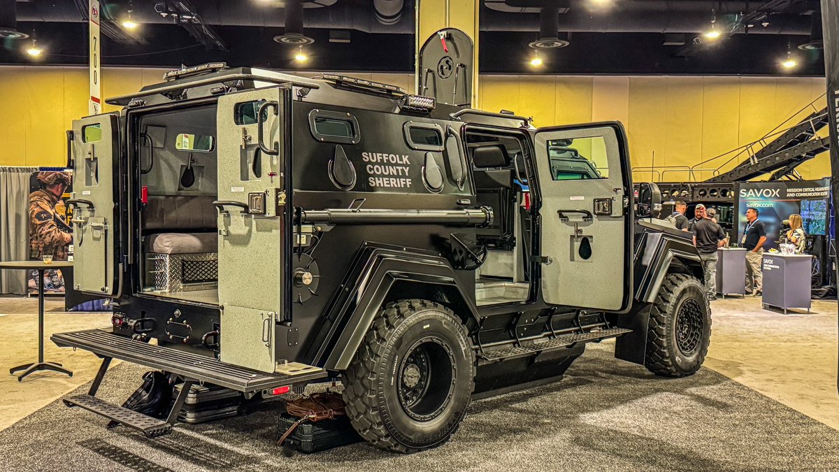 TerradyneArmor's tweet image. Final day at the 2025 @NTOAHQ conference with the Suffolk County Sheriff’s Office MPV on display. 

#ProtectionWithPresence #MondayMotivation