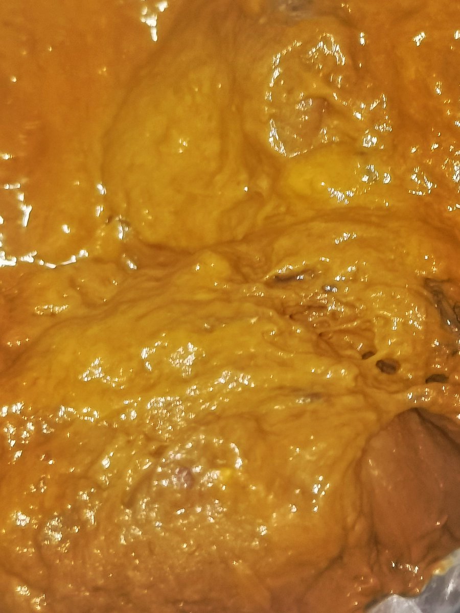 打飞机用的润滑原料生产出来啦～宝宝们快来用 涂在鸡巴上刚刚好
因为是稀💩，所以特别臭，但润滑度特别棒，下列来展示一下人体天然润滑油系列——
#黄金涂抹 #黄金贴贴 #大便 #shit #粪交 #黄金圣水