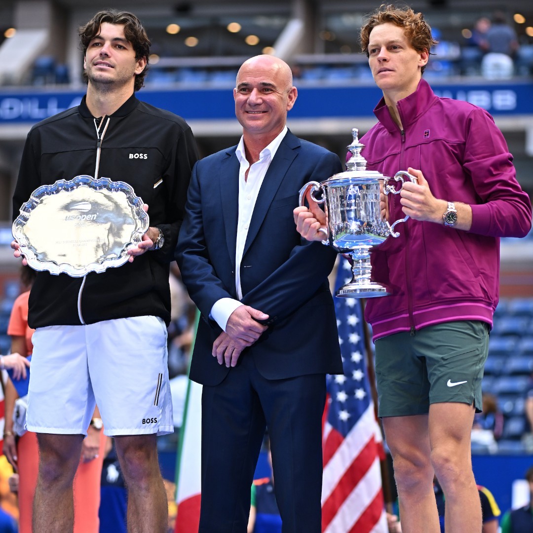 DALOpenTennis's tweet image. U.S. men’s tennis might just be entering its main character era in the Big Apple 🗽   

The best #USOpen runs for the top-ranked Americans: Taylor Fritz reached the 2024 final, Ben Shelton made the 2023 semis. Now both have kicked off their 2025 campaigns with strong R1 wins.…
