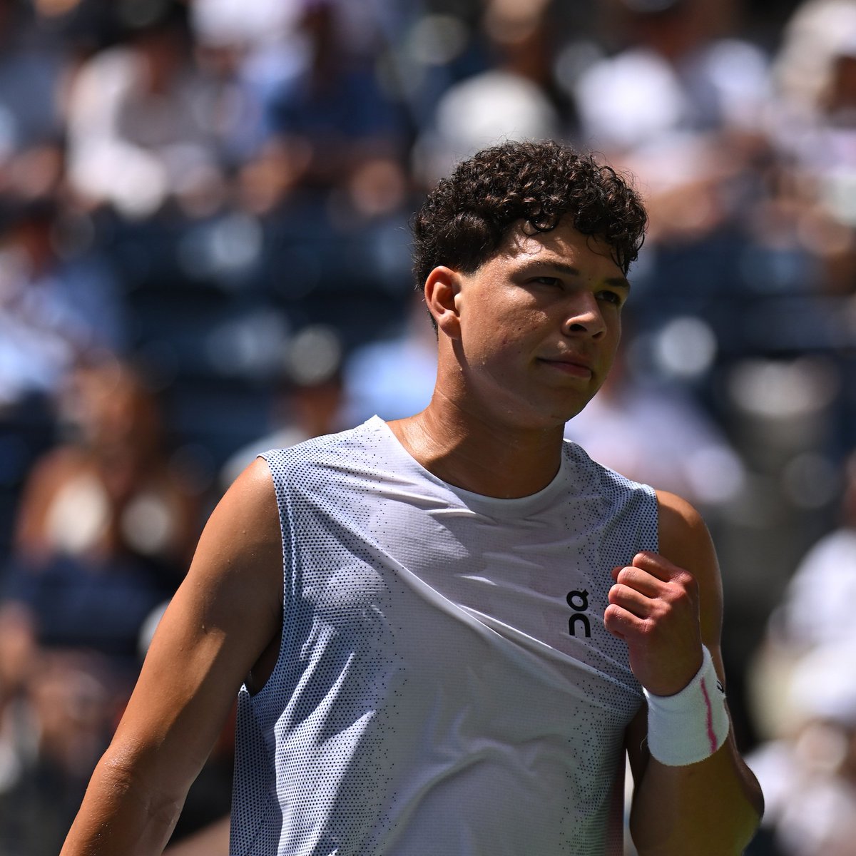 DALOpenTennis's tweet image. U.S. men’s tennis might just be entering its main character era in the Big Apple 🗽   

The best #USOpen runs for the top-ranked Americans: Taylor Fritz reached the 2024 final, Ben Shelton made the 2023 semis. Now both have kicked off their 2025 campaigns with strong R1 wins.…