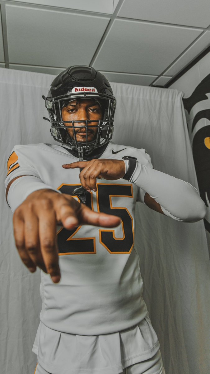 Charles Coy III (@___cc3___) on Twitter photo game week. 🐻 game week. 🐻