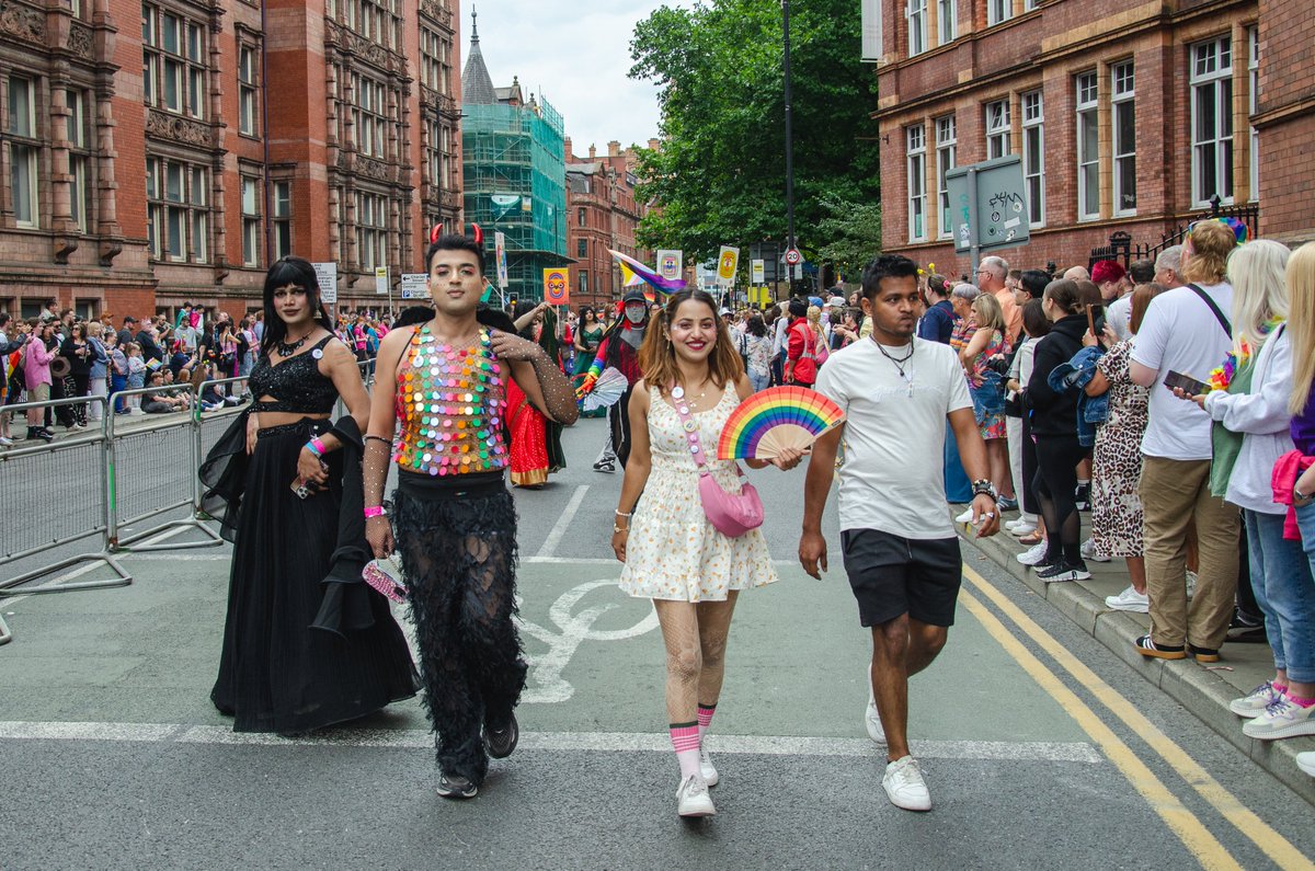 ManCityCouncil's tweet photo. @LordMayorOfMcr @AndyBurnhamGM @patkarney @ManchesterPride 🧵4.

Thank you to the thousands of people who came to support, took part, and helped make this weekend so special at this year's @ManchesterPride parade.
 
❤️🧡💛💚💙💜🖤🤎🩷🩵

#ManchesterPride #LGBTQIA #PrideInManchester #EqualityMatters #Manchester https://t.co/iq2xsWDS8F