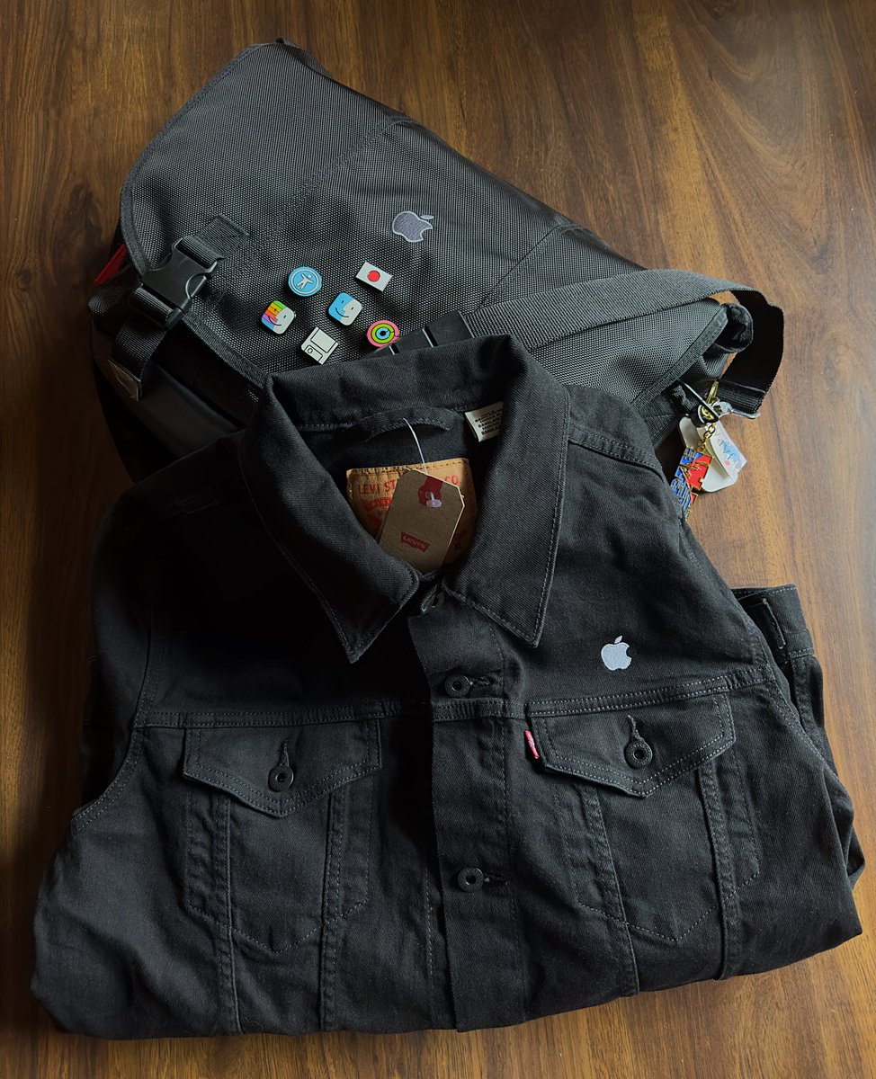 antonio07341176's tweet image. Rocking my Apple Developer swag! New Leviโs jacket to level up the look good, Apple travel bag with a Japan Airlines tag! ๐ฏ๐ต ๐ท๏ธ โ๏ธ๐ Proud to be part of a journey where innovation meets the skies and the code. Go SwiftUI! ๐ป๐
#AppleDeveloper #SwiftLang #JapanAirlines #swiftuiโค๏ธ