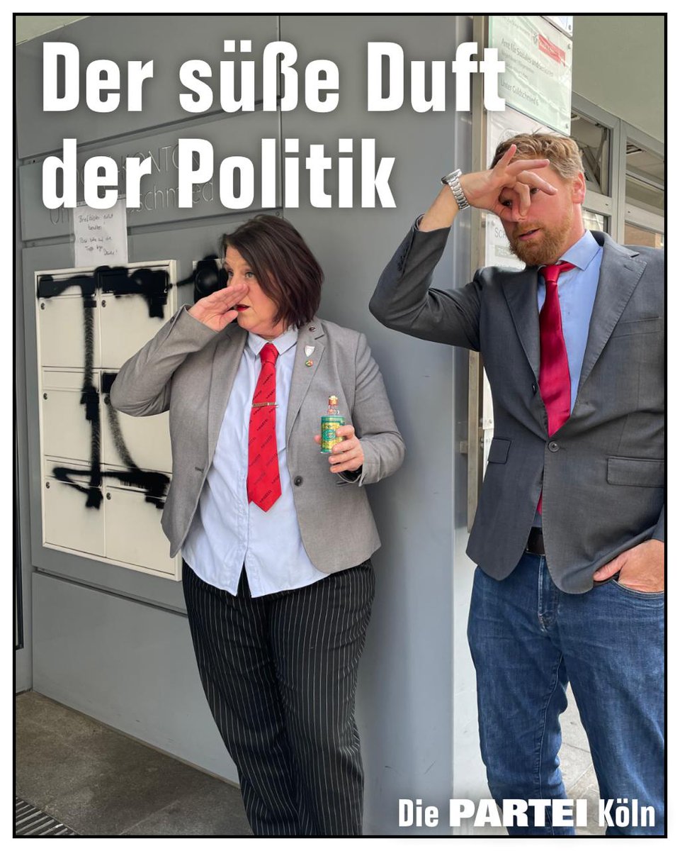 💥Vandalismus-Attacke in Kölner Altstadt: Politisch motivierter Akt gegen <a href="/DiePARTEI/">Die PARTEI 🪣</a> ? 🚨 #Staatsschutz ermittelt. Als Partei der extremen Mitte müssen wir leider mit Angriffen von allen Seiten rechnen. #Koeln #Kommunalwahl  #ExtremeMitte #DiePARTEI