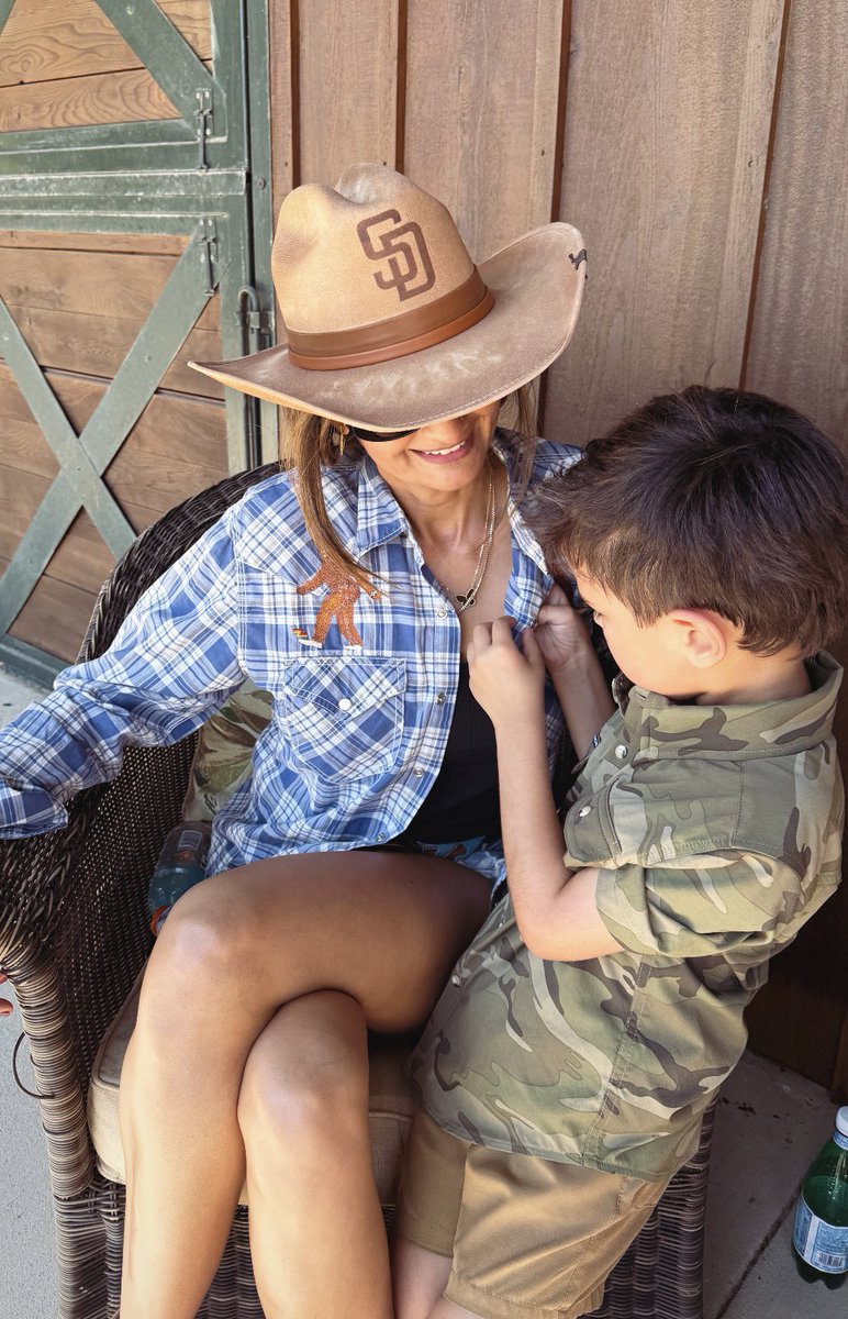 Happy Monday 💛🤎 Got to celebrate my boy this weekend, now cheering on OUR boys in Seattle. Let’s bring it home, y’all. #Homestretch #LFGSD