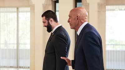 🔴Suriye'nin ABD destekli geçici lideri Ahmed Şara, Suriye'deki son gelişmelerin ardından durumu görüşmek üzere ABD Suriye Özel Temsilcisi Thomas Barrack ile bir araya geldi.
