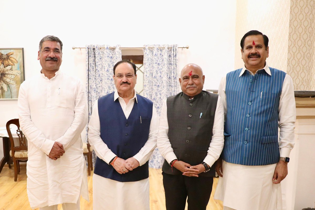 Hemant Khandelwal (@hkhandelwal1964) on Twitter photo संगठन, पार्टी और परिवार...!
भाजपा में ही संभव यह एकात्म संस्कार..!! संगठन, पार्टी और परिवार...!
भाजपा में ही संभव यह एकात्म संस्कार..!!