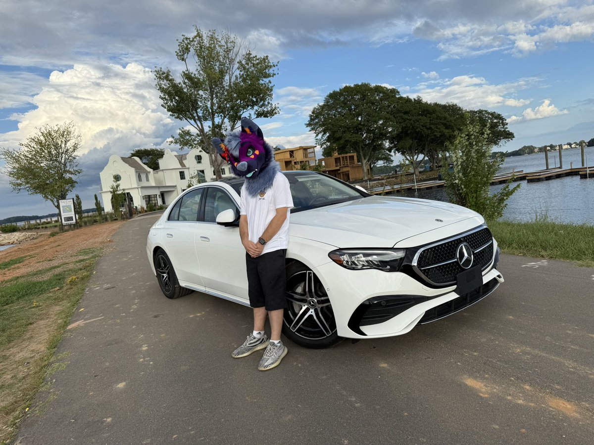 b l a z e 🦮 tweet media