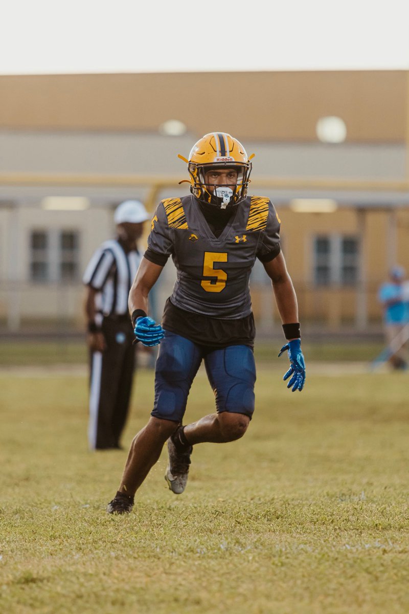 Boca Ciega Football (@bcpirates1) on Twitter photo C/O 27 WR <a href="/jamariward6/">Jamari Ward</a>
6’1 175lbs | 4.33 GPA
5 rec 105 yards 2 TDs
2 tackles 1 INT
hudl.com/v/2SUdsQ C/O 27 WR <a href="/jamariward6/">Jamari Ward</a>
6’1 175lbs | 4.33 GPA
5 rec 105 yards 2 TDs
2 tackles 1 INT
hudl.com/v/2SUdsQ