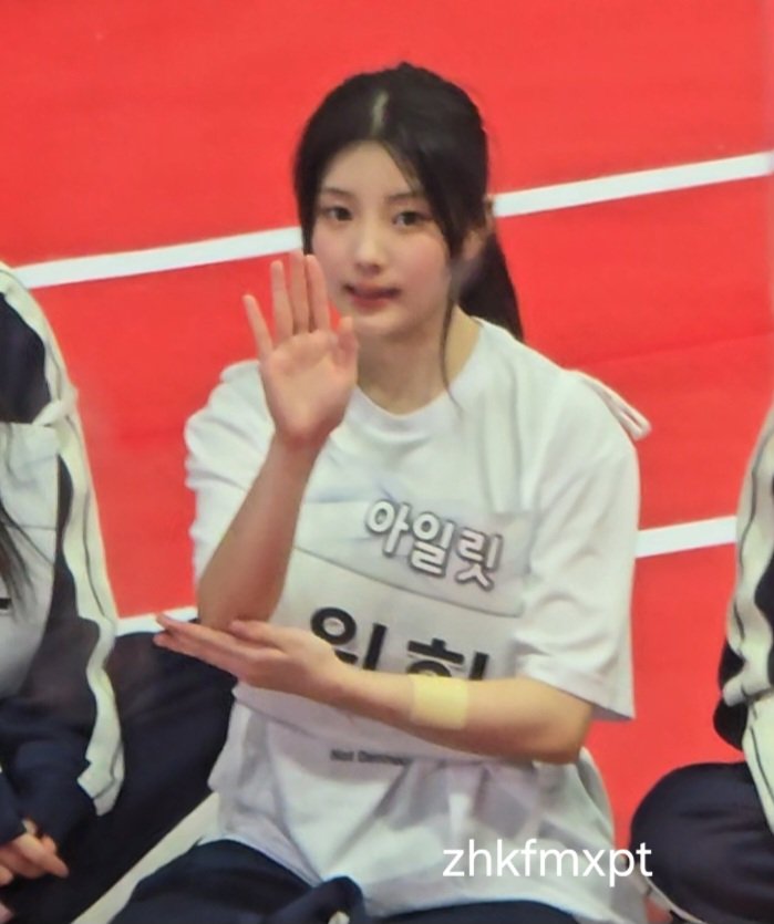 영상 다시돌려보는데 
야무지게 반사까지햇엇네  아억울
