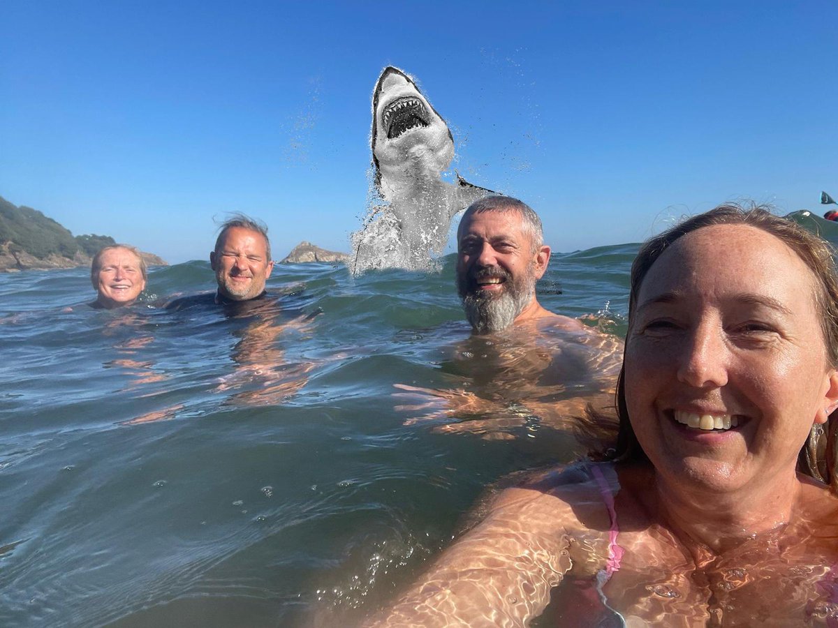 Been a lovely a BH Weekend with visitors from NYC and Sweden - bon voyage to those two. Now finishing the weekend with with a swim 🏝️